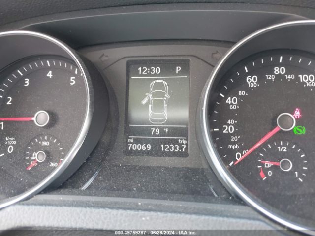 1VWAA7A38JC043386 Volkswagen Passat 2.0t R-line/2.0t S