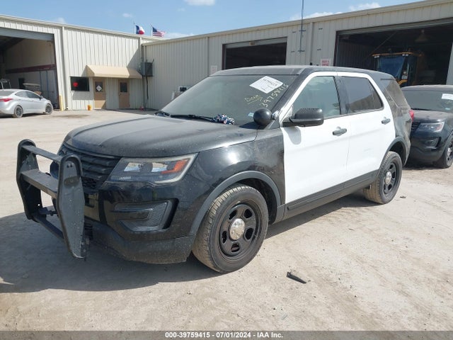 Ford Utility Police Interceptor 2017 1FM5K8AT4HGD93619 Image 2