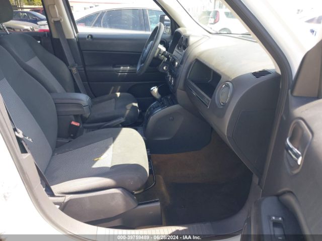 1C4NJPBB0GD660066 Jeep Patriot Sport