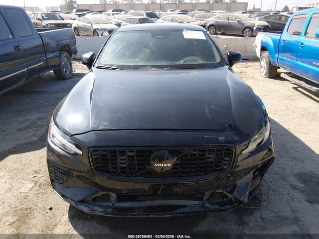 7JRH60FH9RG308062 Volvo S60 Recharge Plug-in Hybrid T8 Plus Black Edition