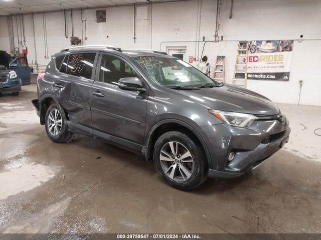 Toyota Rav4 Xle 2017 JTMRFREV4HJ165389 головне зображення