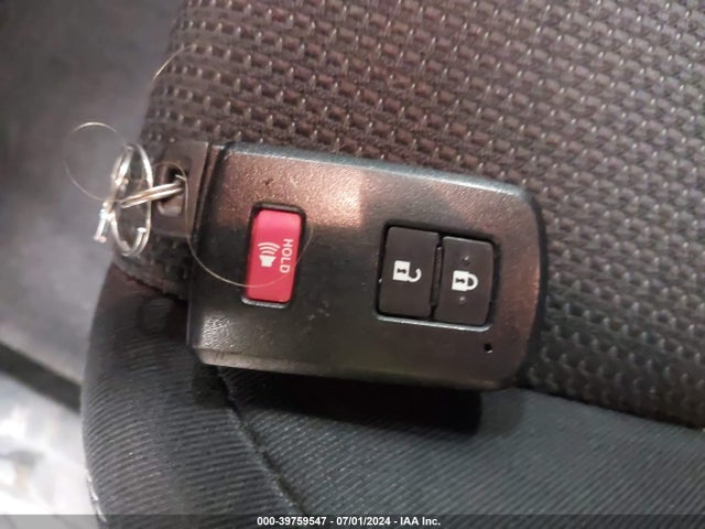 Toyota Rav4 Xle 2017 JTMRFREV4HJ165389 Image 11