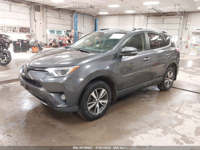 Toyota Rav4 Xle 2017 JTMRFREV4HJ165389 Image 2