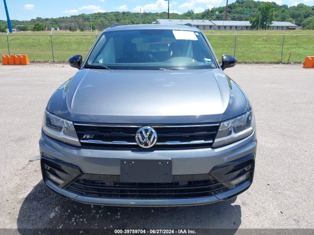 3VV2B7AX4MM142640 Volkswagen Tiguan 2.0t Se/2.0t Se R-line Black/2.0t Sel