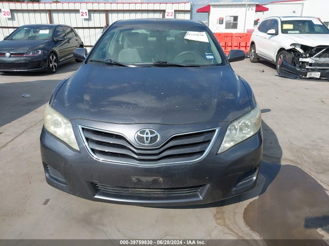 39759830 :رقم المزاد ، 4T4BF3EK4BR144554 vin ، 2011 Toyota Camry Le مزاد بيع