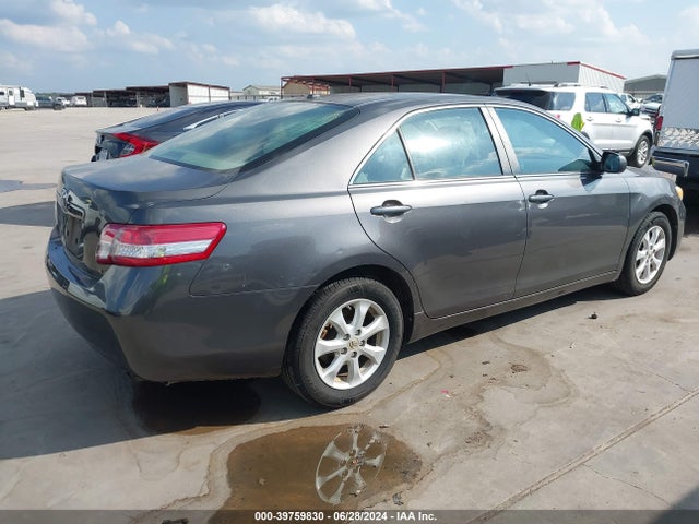 39759830 :رقم المزاد ، 4T4BF3EK4BR144554 vin ، 2011 Toyota Camry Le مزاد بيع