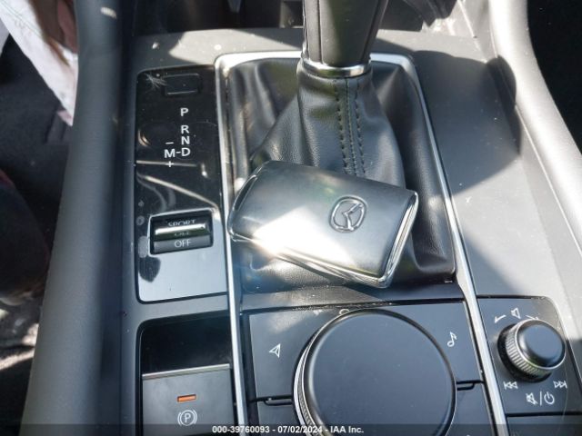 JM1BPAKLXM1313915 Mazda Mazda3 Select