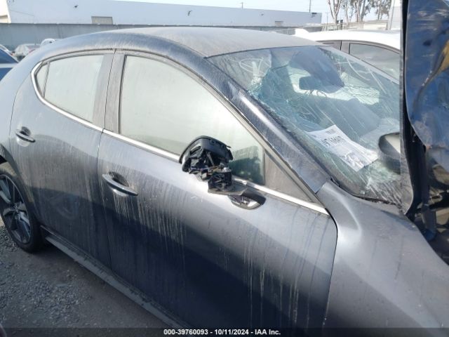 JM1BPAKLXM1313915 Mazda Mazda3 Select