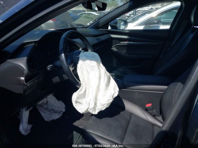 JM1BPAKLXM1313915 Mazda Mazda3 Select