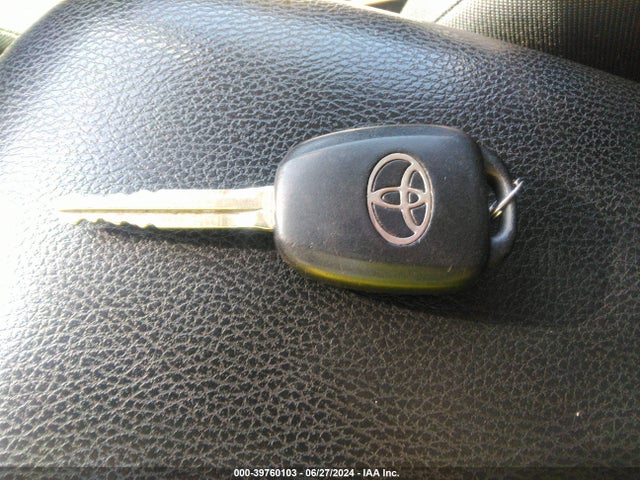 Toyota RAV4 LE 2018 2T3ZFREV5JW419179 Image 11