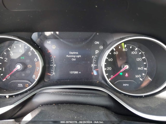 3C4NJDBB9JT298819 Jeep Compass Altitude 4x4