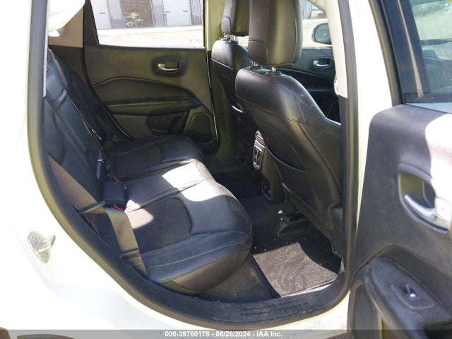 3C4NJDBB9JT298819 Jeep Compass Altitude 4x4