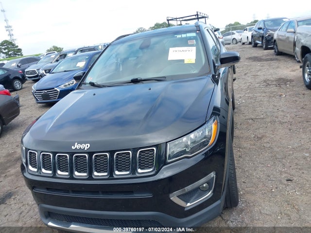 3C4NJDCB7JT231618 Jeep Compass Limited 4x4