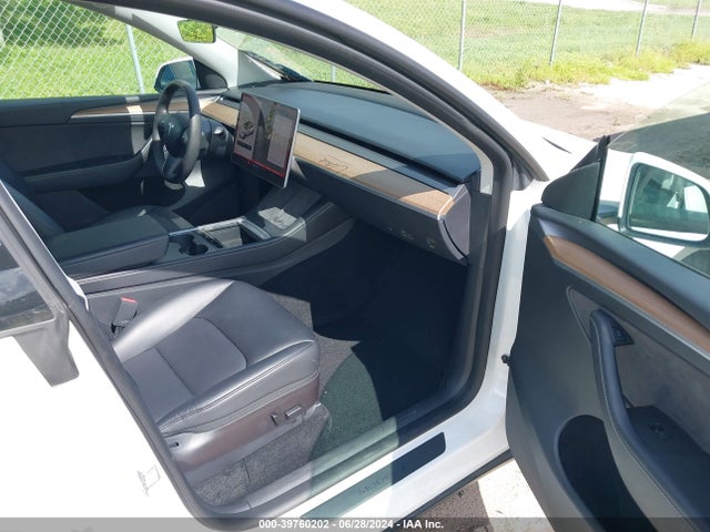 2022 TESLA MODEL Y 7SAYGAEE9NF560376 Photo 4