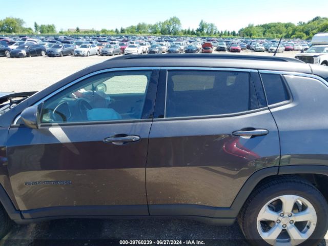 3C4NJCBB8KT636559 Jeep Compass Latitude Fwd