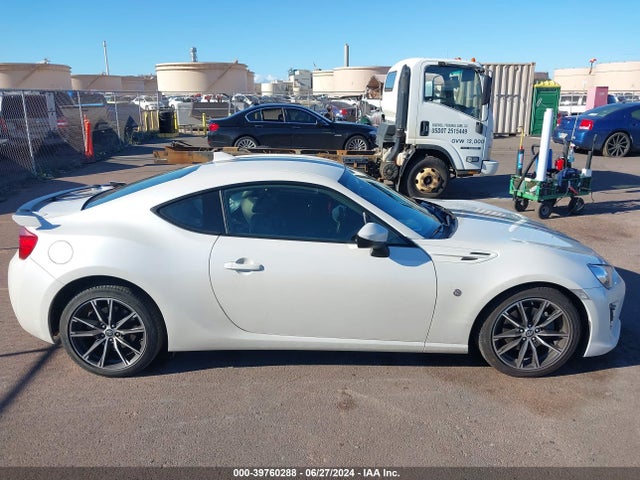 Toyota 86 GT 2018 JF1ZNAE18J9700481 Image 14