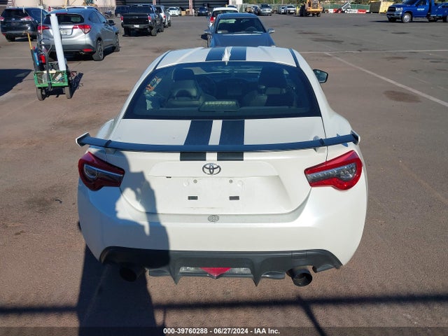 Toyota 86 GT 2018 JF1ZNAE18J9700481 Image 17