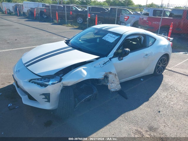 Toyota 86 GT 2018 JF1ZNAE18J9700481 Image 2