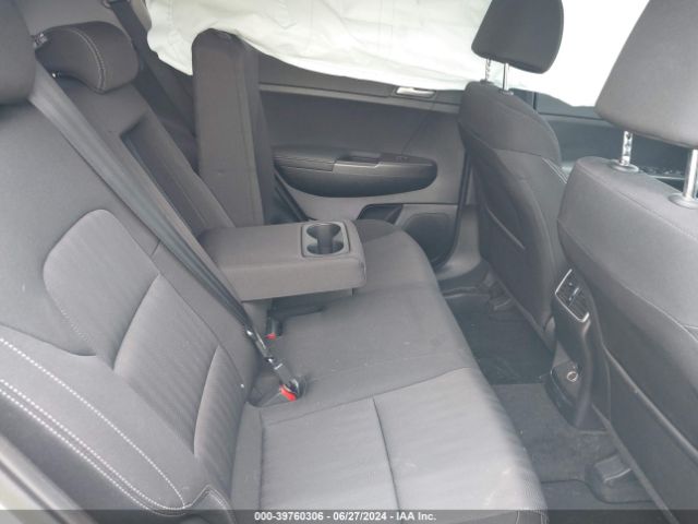 KNDPMCAC8L7742056 KIA Sportage Lx