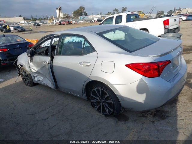 Toyota COROLLA SE 2017 5YFBURHE9HP648682 Image 3
