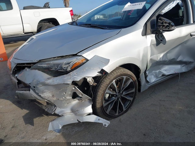 Toyota COROLLA SE 2017 5YFBURHE9HP648682 Image 6