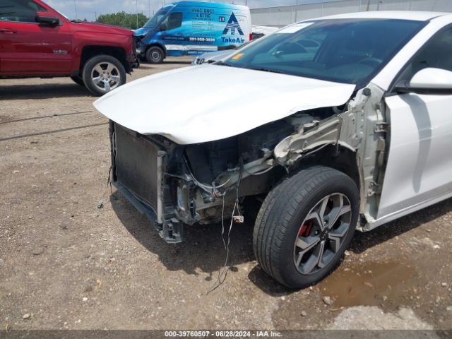 3KPF24ADXLE234848 KIA Forte Lxs