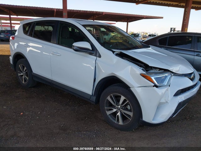 Toyota Rav4 Xle 2018 JTMWFREV9JD117619 zdjęcie główne