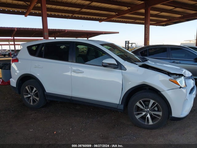 Toyota Rav4 Xle 2018 JTMWFREV9JD117619 Image 13