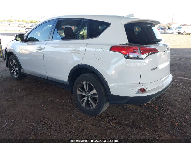 Toyota Rav4 Xle 2018 JTMWFREV9JD117619 Image 3