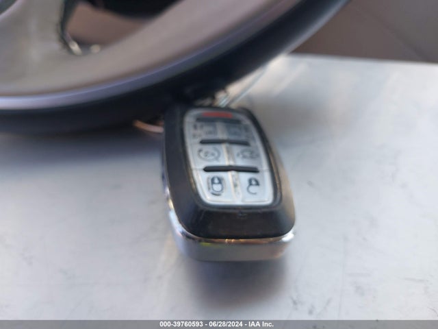 2C4RC1GG3JR276087 Chrysler Pacifica Limited
