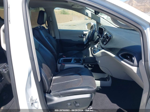 2C4RC1GG3JR276087 Chrysler Pacifica Limited