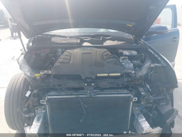 WA1LAAF79JD045298 Audi Q7 3.0t Premium