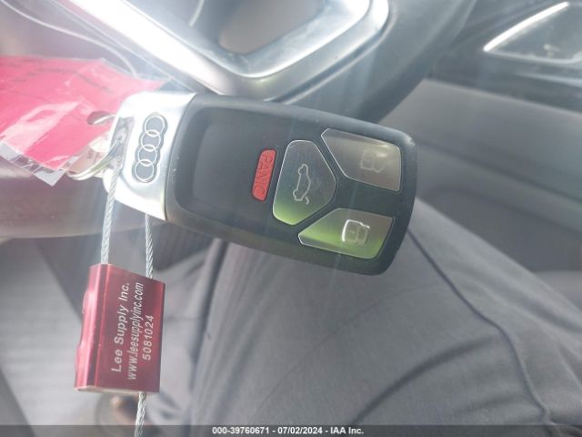 WA1LAAF79JD045298 Audi Q7 3.0t Premium