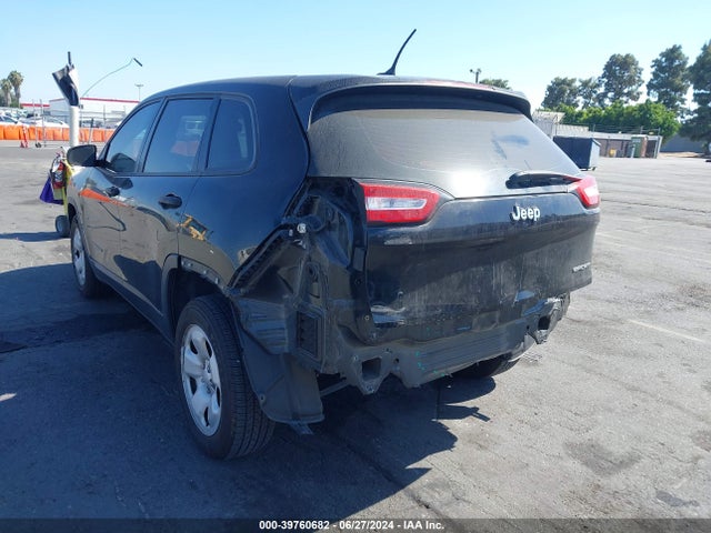 1C4PJLAB1FW722015 Jeep Cherokee Sport
