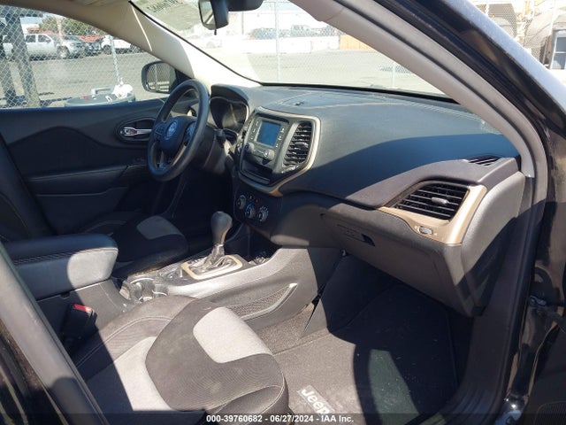 1C4PJLAB1FW722015 Jeep Cherokee Sport