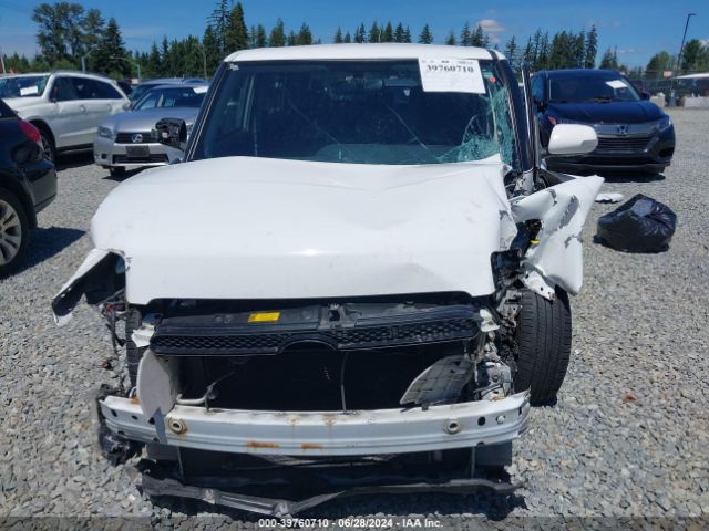 JTLZE4FE1FJ076725 Scion XB