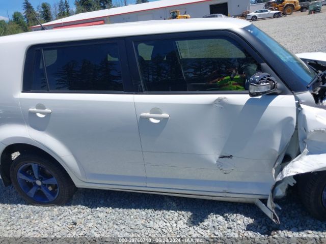 JTLZE4FE1FJ076725 Scion XB