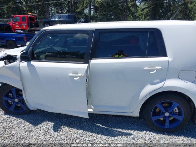 JTLZE4FE1FJ076725 Scion XB