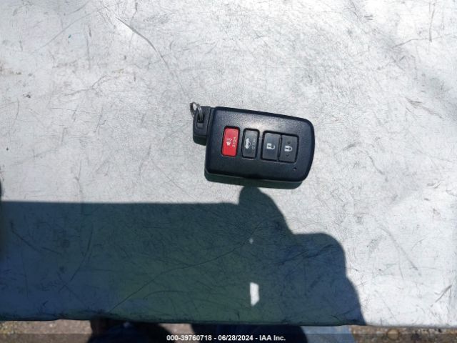 5YFBURHEXGP384760 Toyota Corolla Le Premium