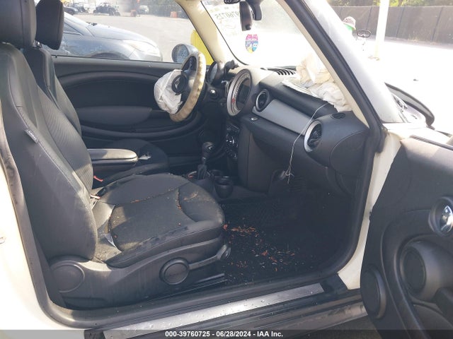 2011 MINI COOPER WMWSU3C50BT098399 Photo 4