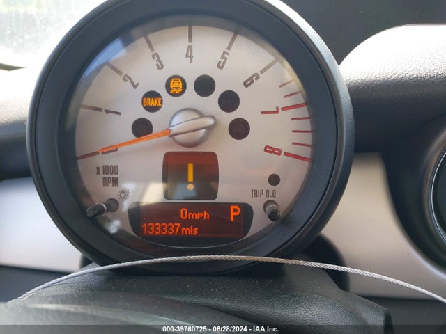2011 MINI COOPER WMWSU3C50BT098399 Photo 6