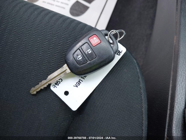 Toyota RAV4 LE 2016 2T3ZFREV3GW264849 Image 11