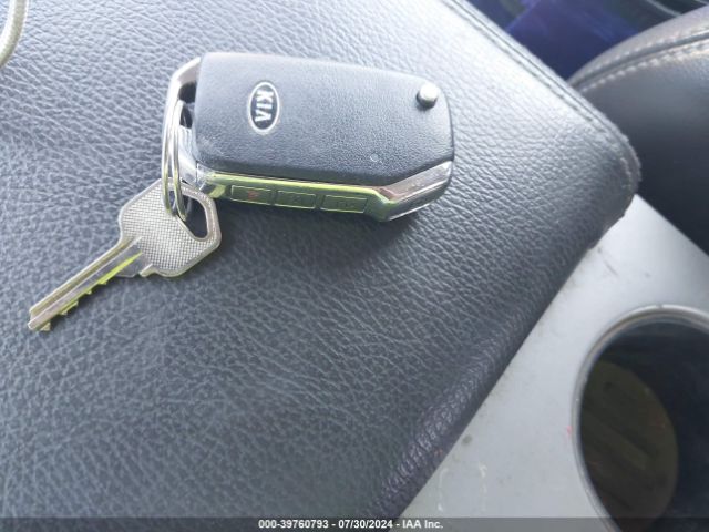 KNDJ63AU5L7018611 KIA Soul Gt-line