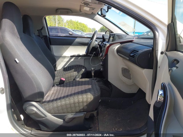 JTNJJXB03FJ030924 Scion IQ