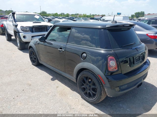 2009 MINI COOPER S WMWMF73579TT98218 Photo 2