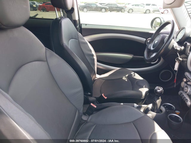 2009 MINI COOPER S WMWMF73579TT98218 Photo 4