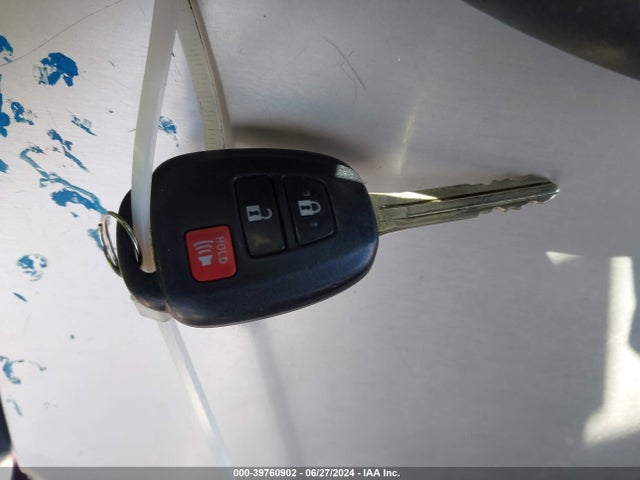Toyota Rav4 Xle 2018 2T3WFREV9JW425523 Image 11
