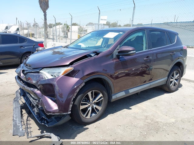 Toyota Rav4 Xle 2018 2T3WFREV9JW425523 Image 2