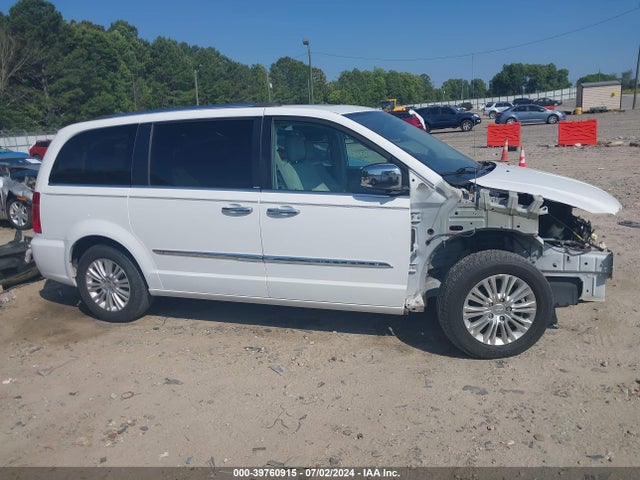 2C4RC1GG9ER237137 Chrysler Town & Country Limited
