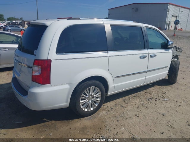 2C4RC1GG9ER237137 Chrysler Town & Country Limited